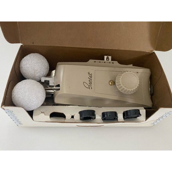 GREIST # 5 The Buttonholer Button Hole Attachment Singer Slant Keyhole Design - Picture 2 of 16